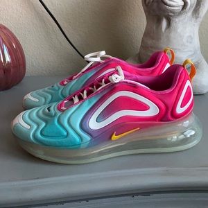 Women’s 11 nike AirMax 720